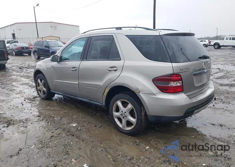 2008 Mercedes-Benz Ml 350 4Matic z USA, uszkodzony, nr VIN 4JGBB86EX8A352248
